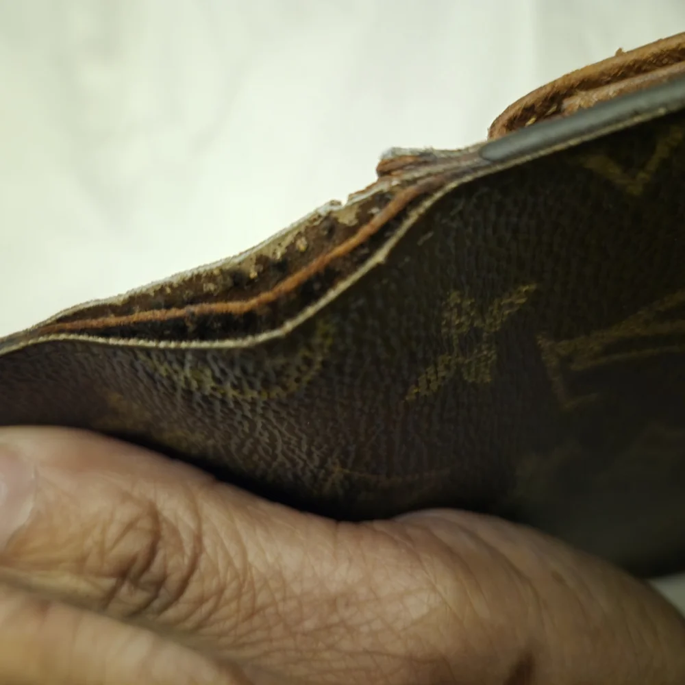 Louis Vuitton Monogram Wallet - Picture 12 of 15